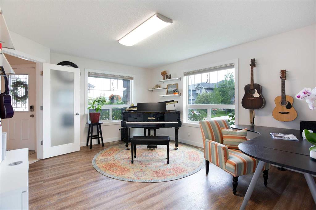 Picture for 2 Kingston View SE