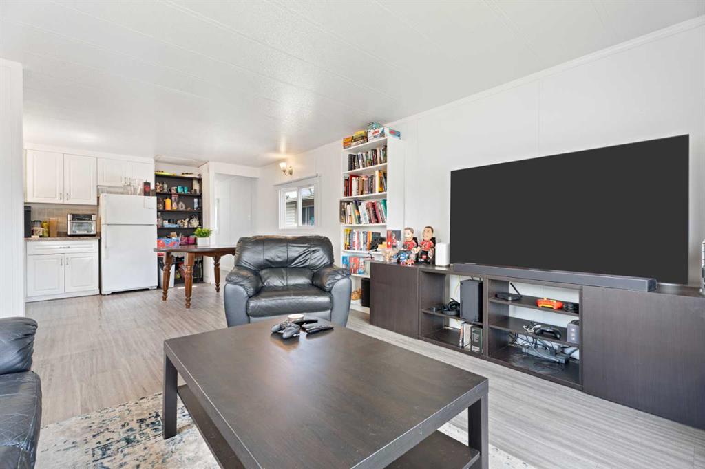 Picture for 315, 6220 17 Avenue SE