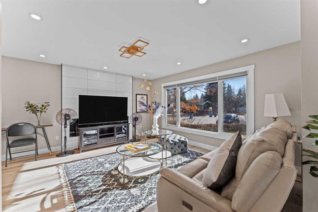 Picture for 3832 40 Avenue NW