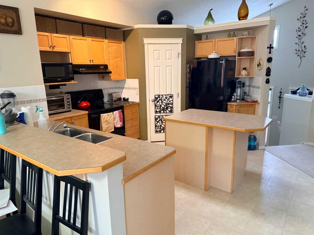 Picture for 61 Everwoods Close SW