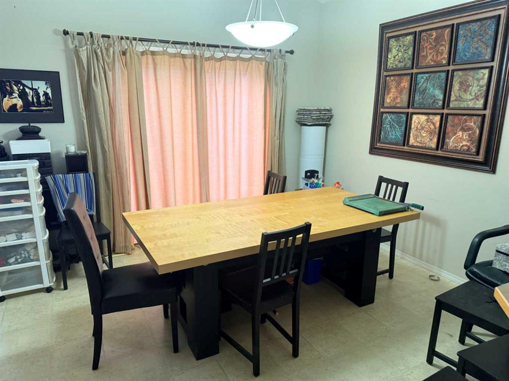 Picture for 61 Everwoods Close SW