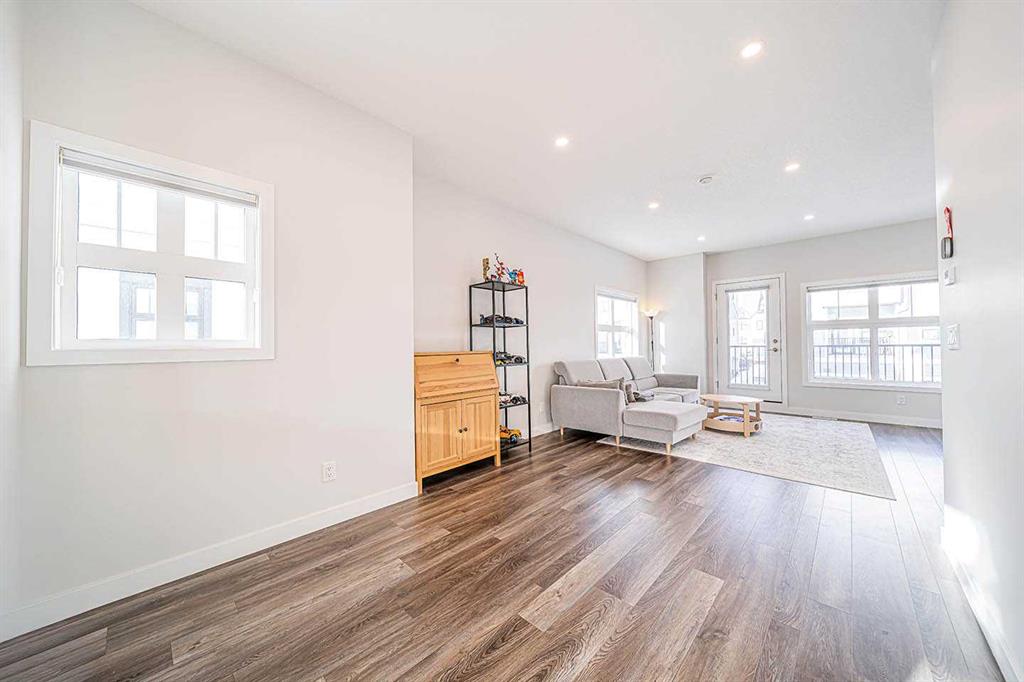 Picture for 69 Les Jardins Park SE