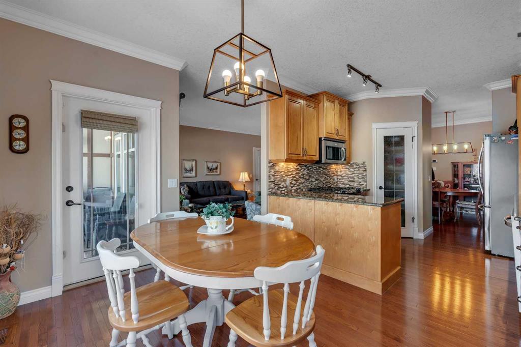 Picture for 8 Bridle Estates Road SW