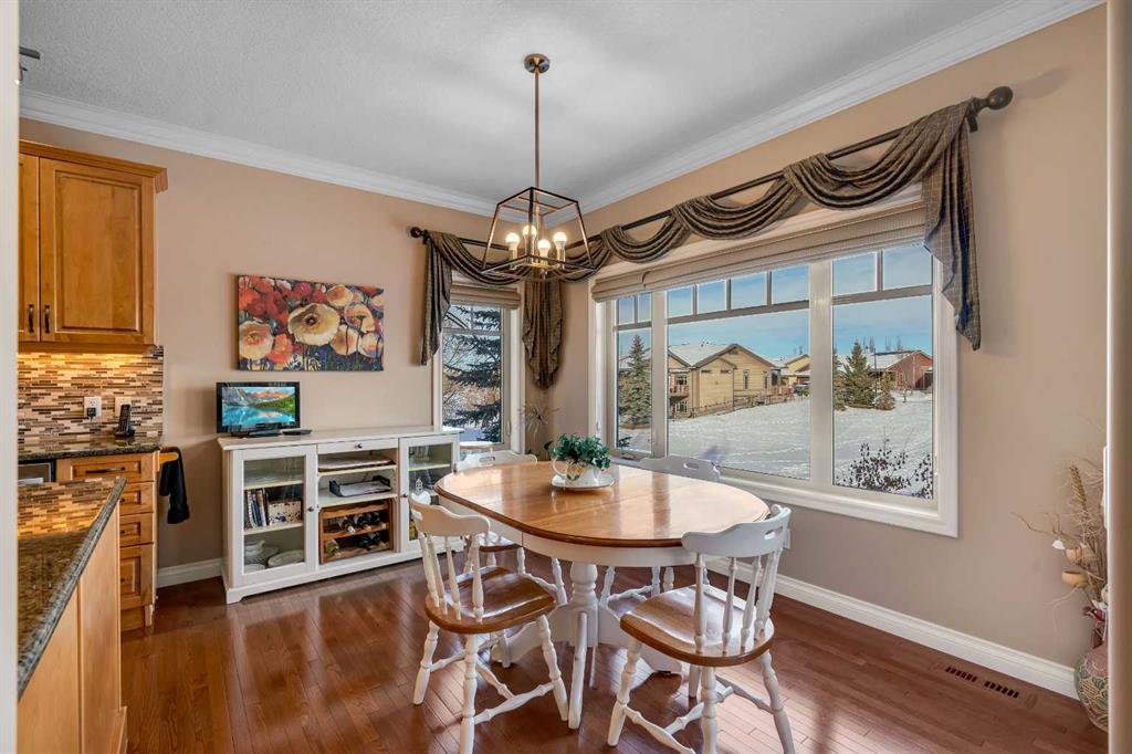 Picture for 8 Bridle Estates Road SW