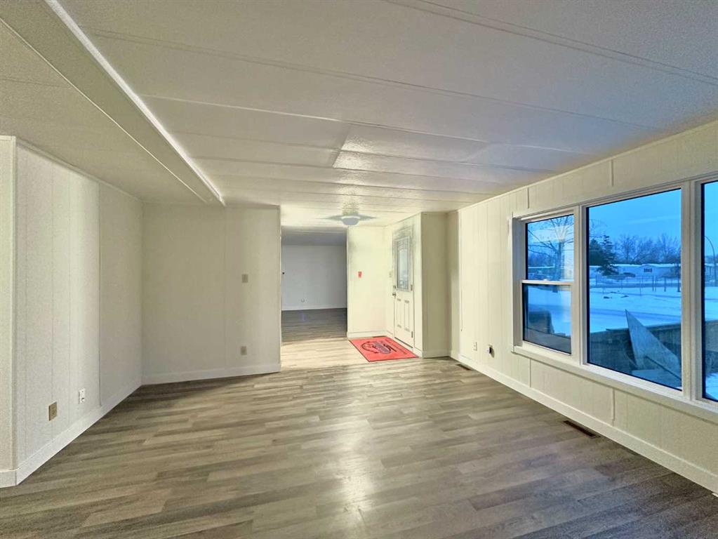 Picture for 279, 6220 17 Avenue SE