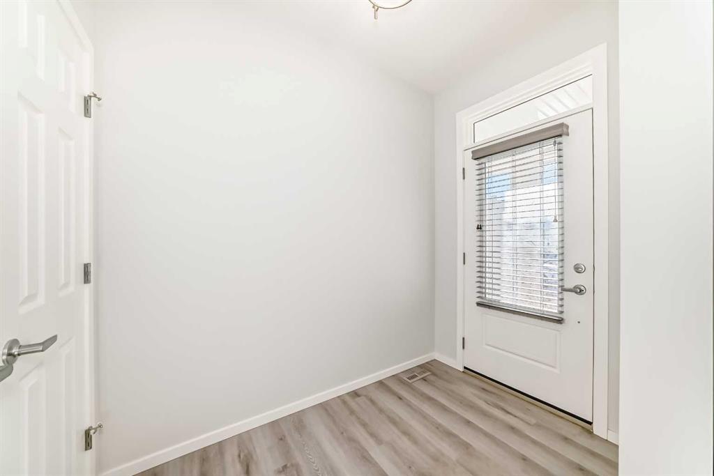 Picture for 412 Yorkville Avenue SW