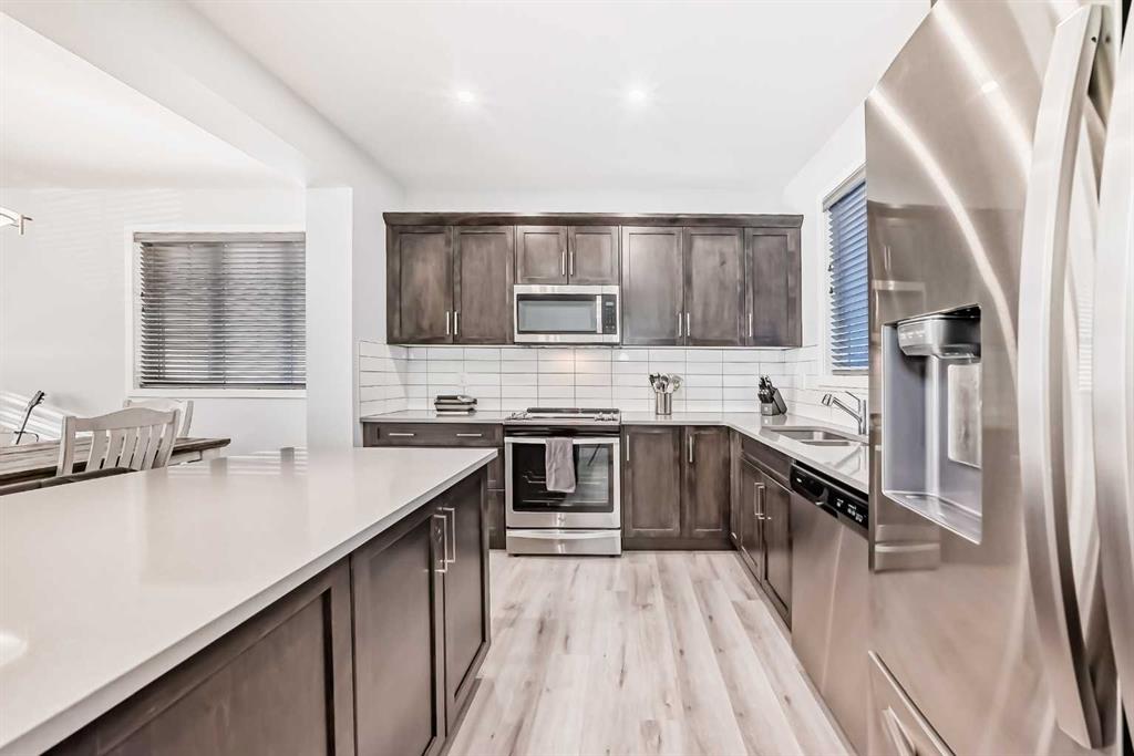 Picture for 412 Yorkville Avenue SW