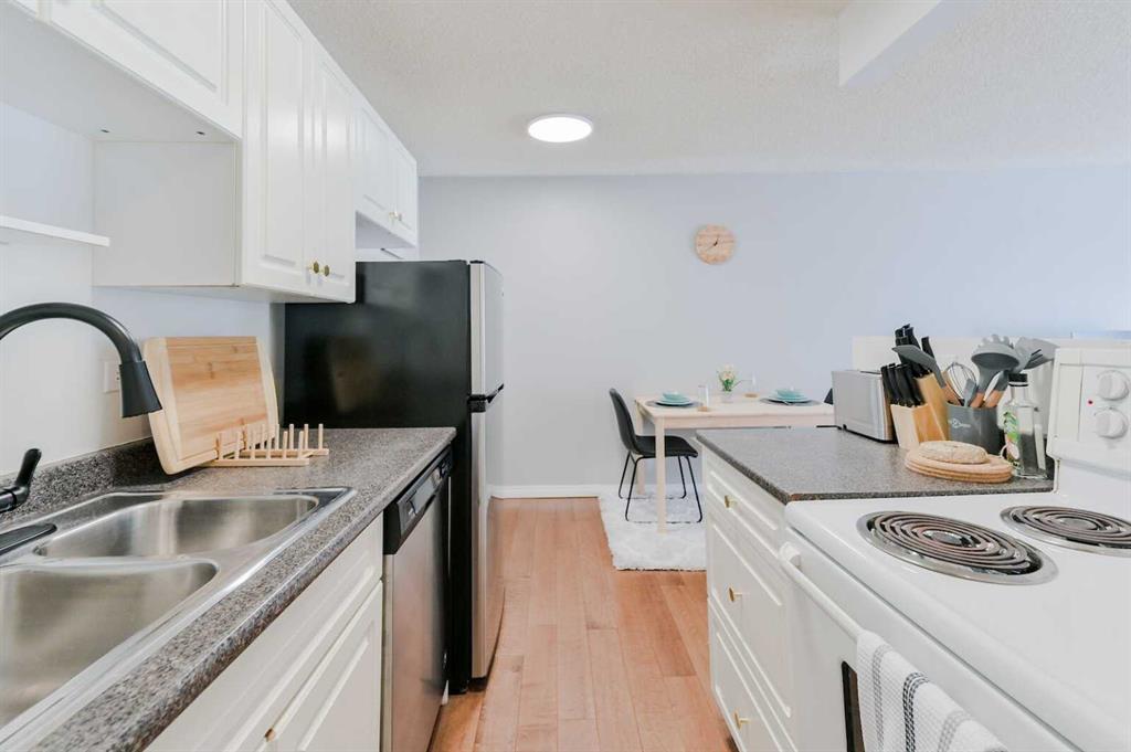 Picture for 202, 1626 14 Avenue SW