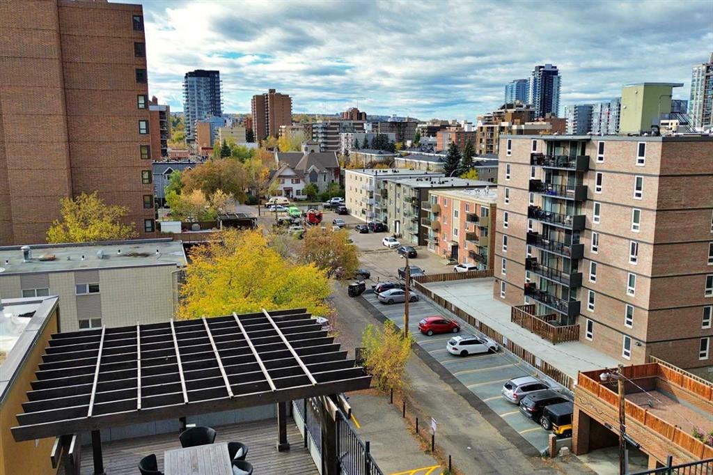 Picture for 209, 1000 15 Avenue SW