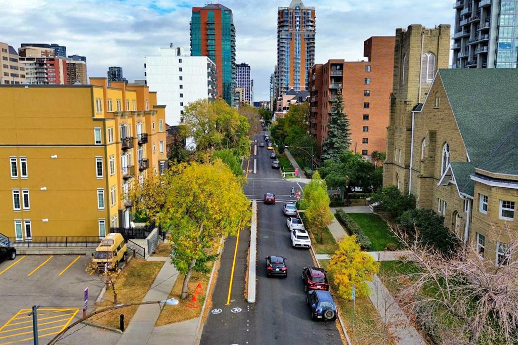 Picture for 209, 1000 15 Avenue SW