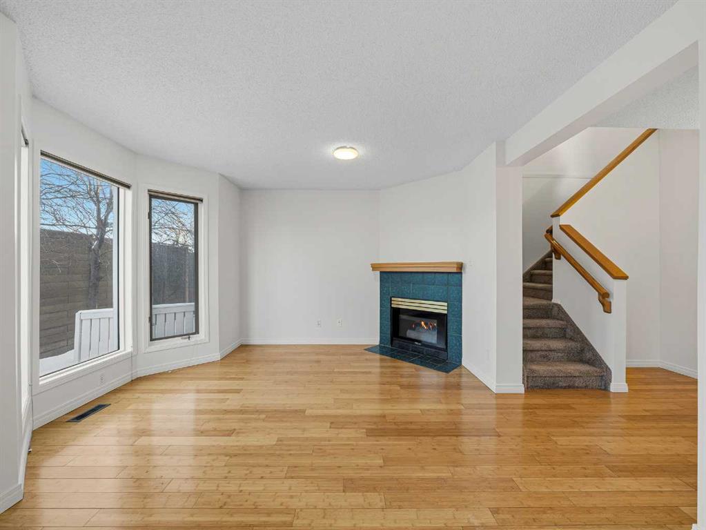 Picture for 626 Hawkstone Manor NW