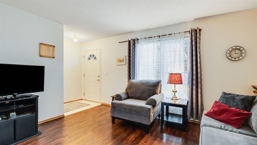 Picture for 42, 105 Elm Place 