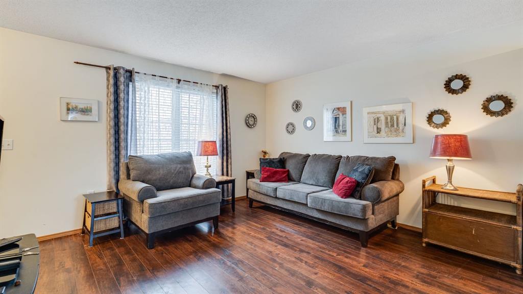 Picture for 42, 105 Elm Place 