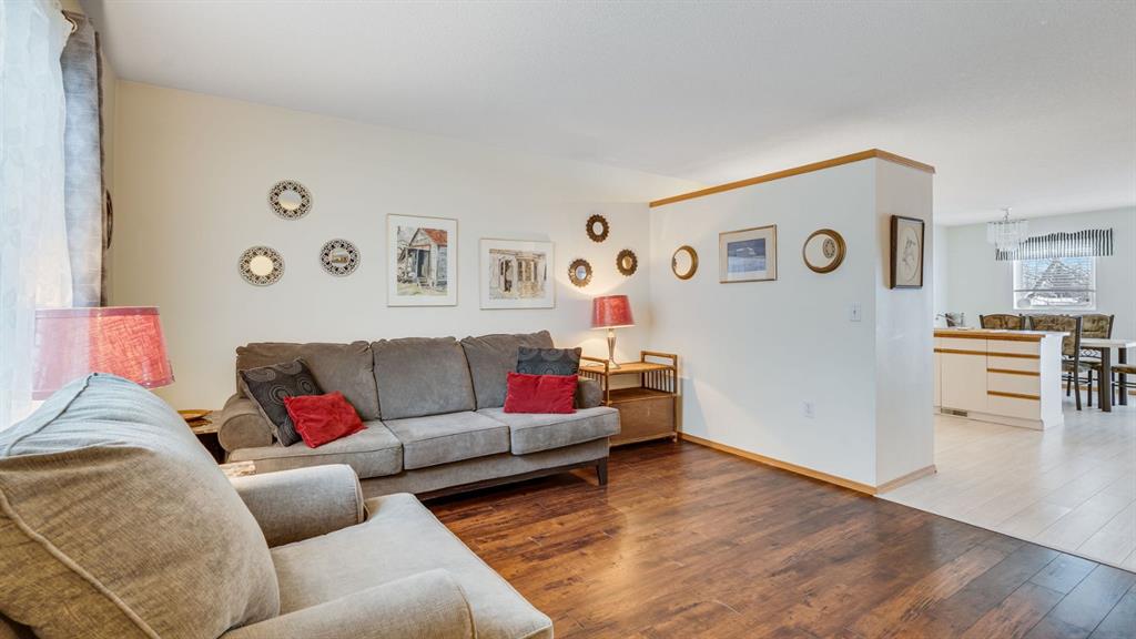 Picture for 42, 105 Elm Place 