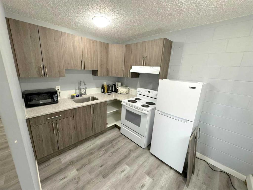 Picture for 9, 2509 Centre Street 