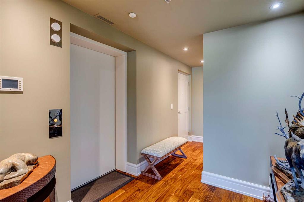 Picture for 702, 600 Princeton Way SW