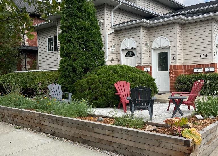 Picture for 1, 124 19 Avenue NE