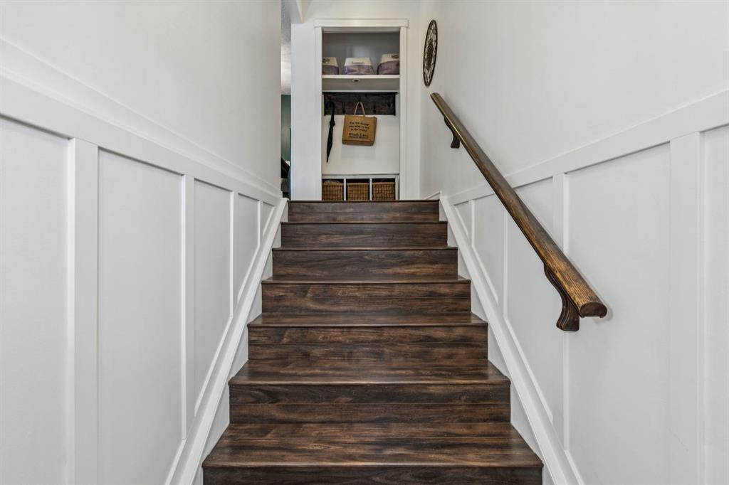 Picture for 1, 124 19 Avenue NE