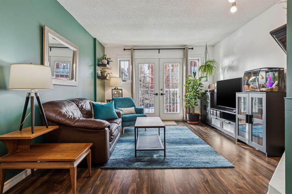 Picture for 1, 124 19 Avenue NE