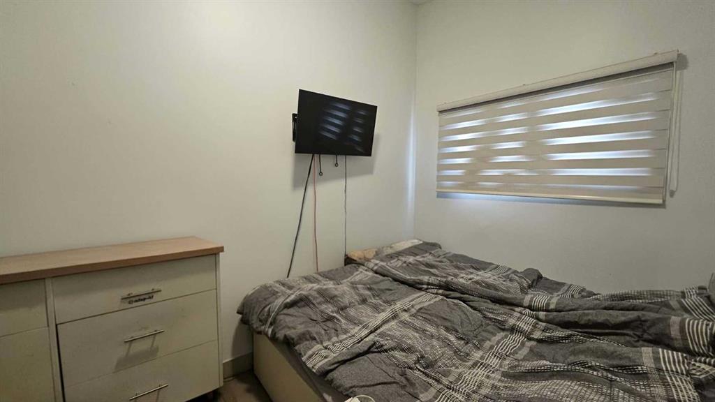 Picture for 6317 Centre Street 