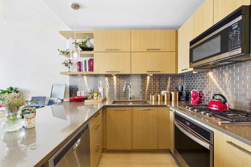 Picture for 320, 707 4 Street NE