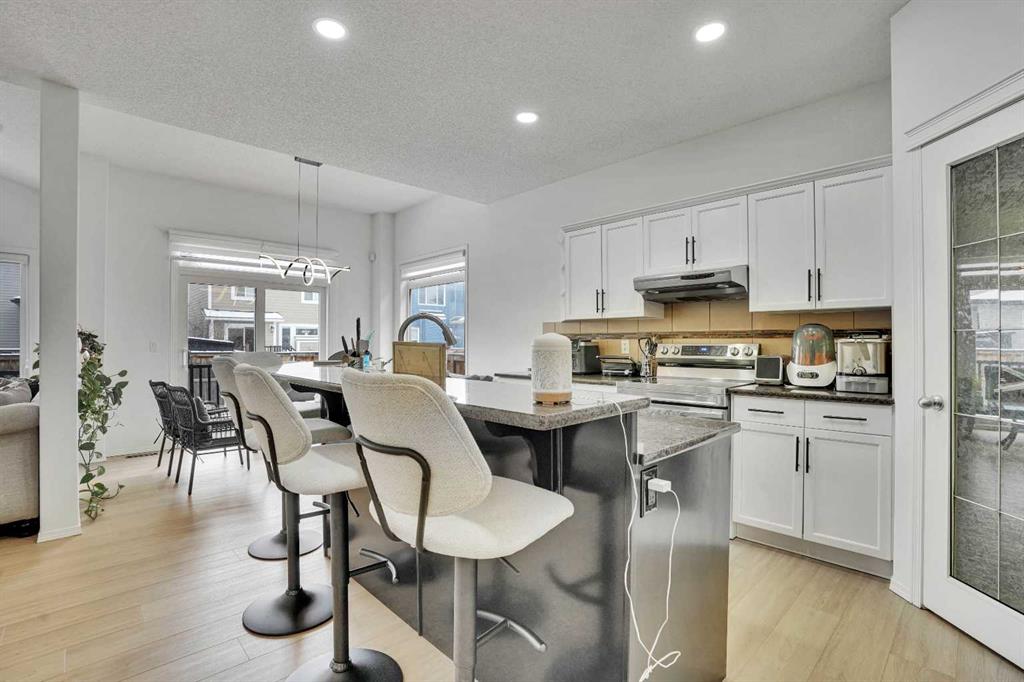 Picture for 31 Skyview Shores Gardens NE