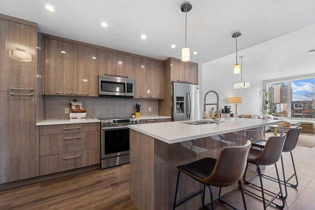 Picture for 307, 317 22 Avenue SW