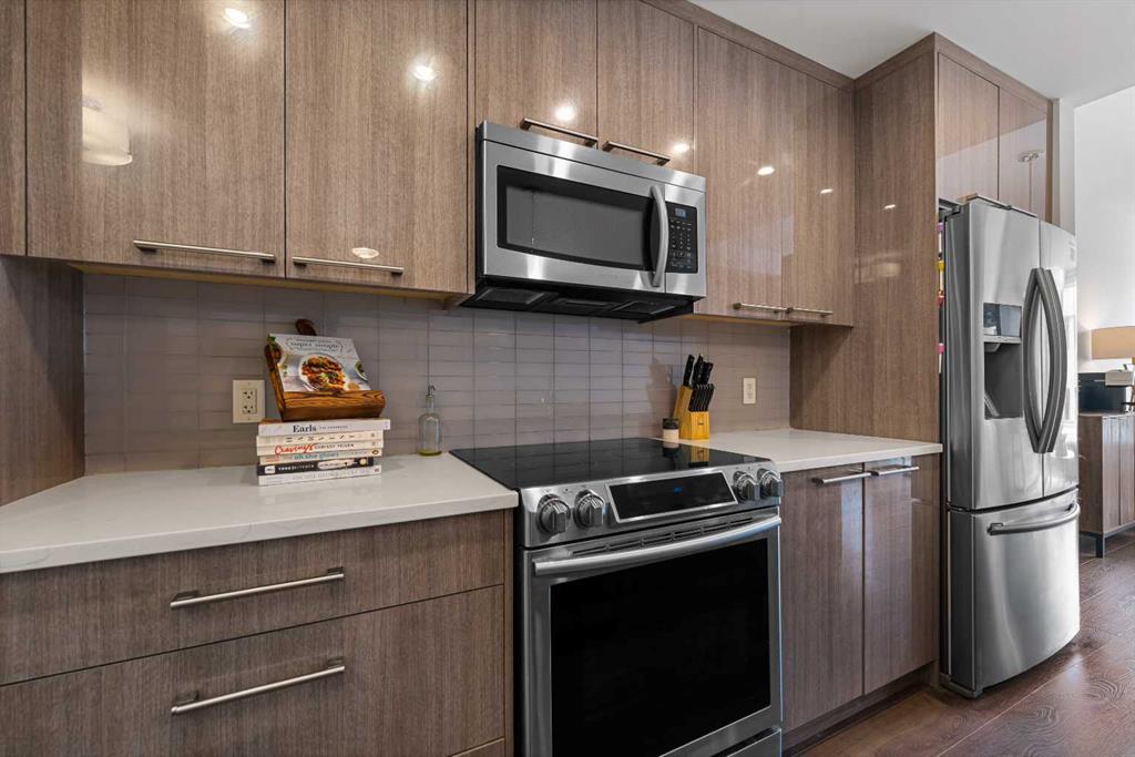 Picture for 307, 317 22 Avenue SW