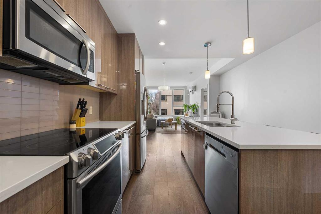 Picture for 307, 317 22 Avenue SW