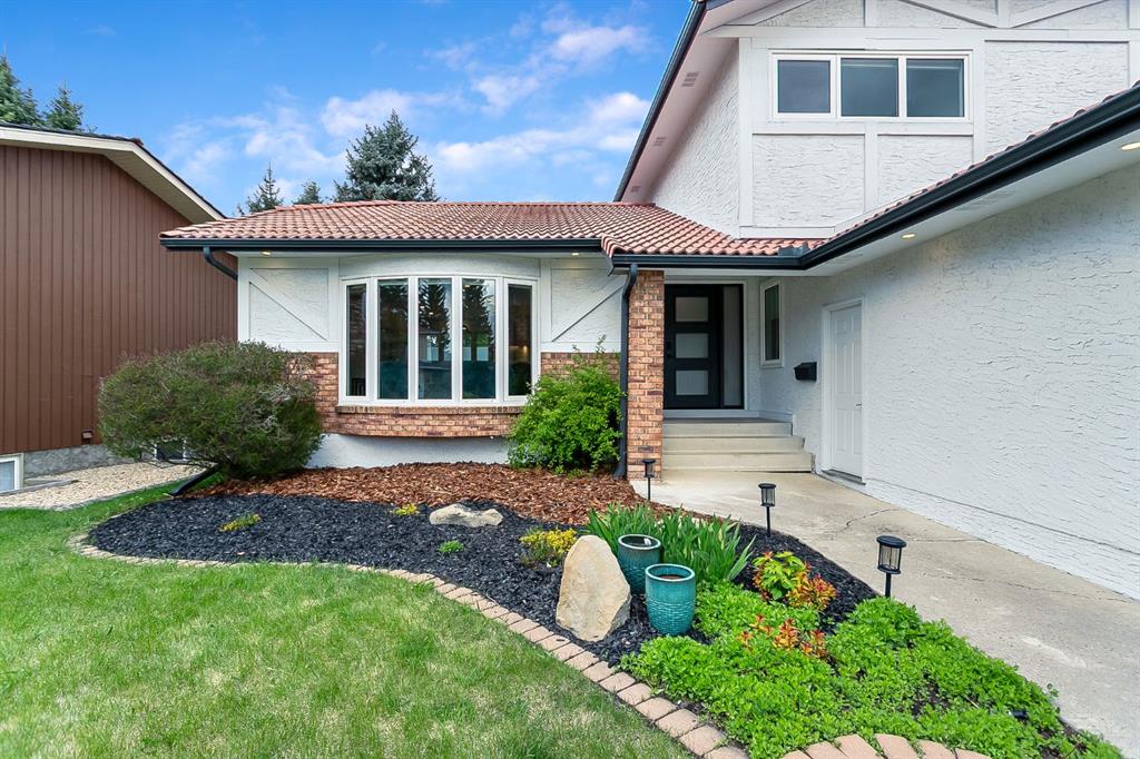 Picture for 75 Woodacres Crescent SW