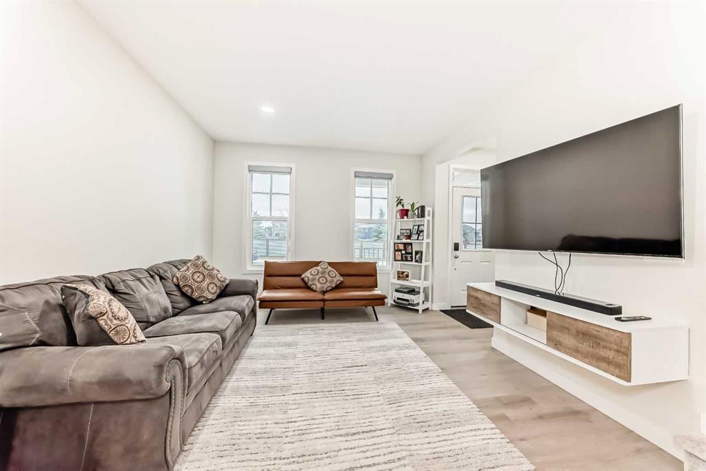 Picture for 149 Lavender Manor SE