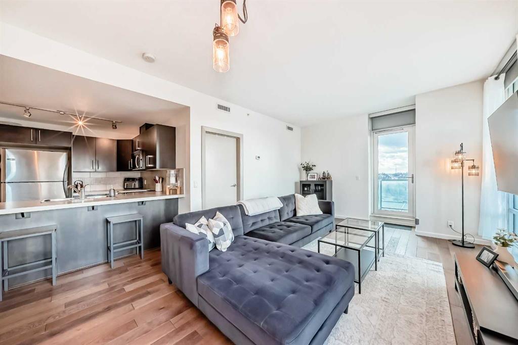 Picture for 1010, 210 15 Avenue SE