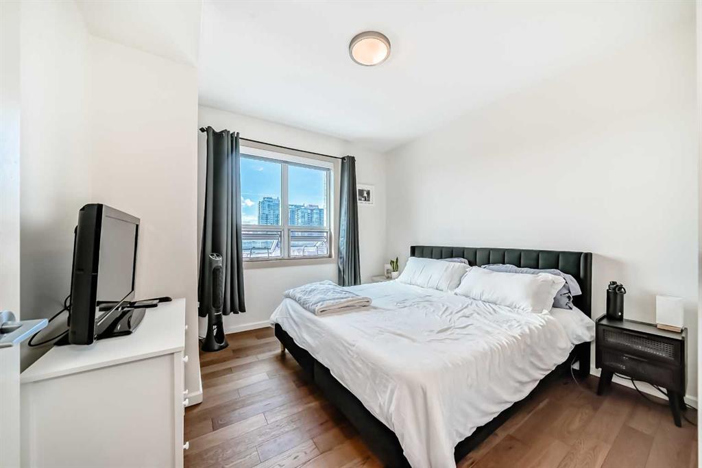 Picture for 1010, 210 15 Avenue SE