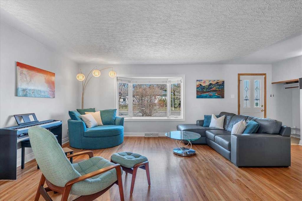 Picture for 568 Northmount Drive NW