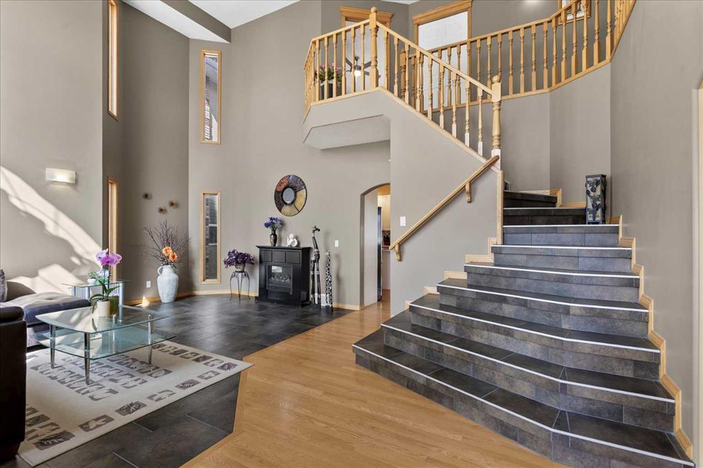 Picture for 123 Schiller Crescent NW