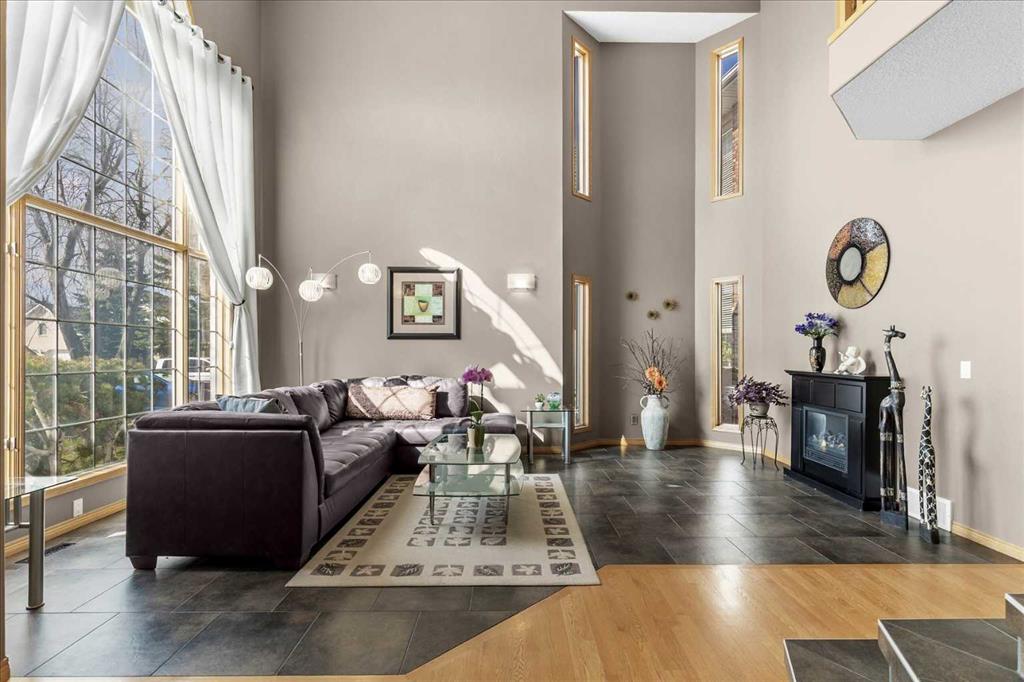 Picture for 123 Schiller Crescent NW