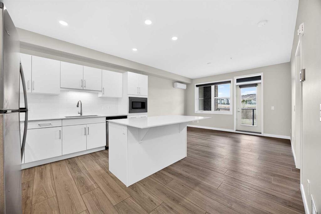 Picture for 2105, 80 Greenbriar Place NW