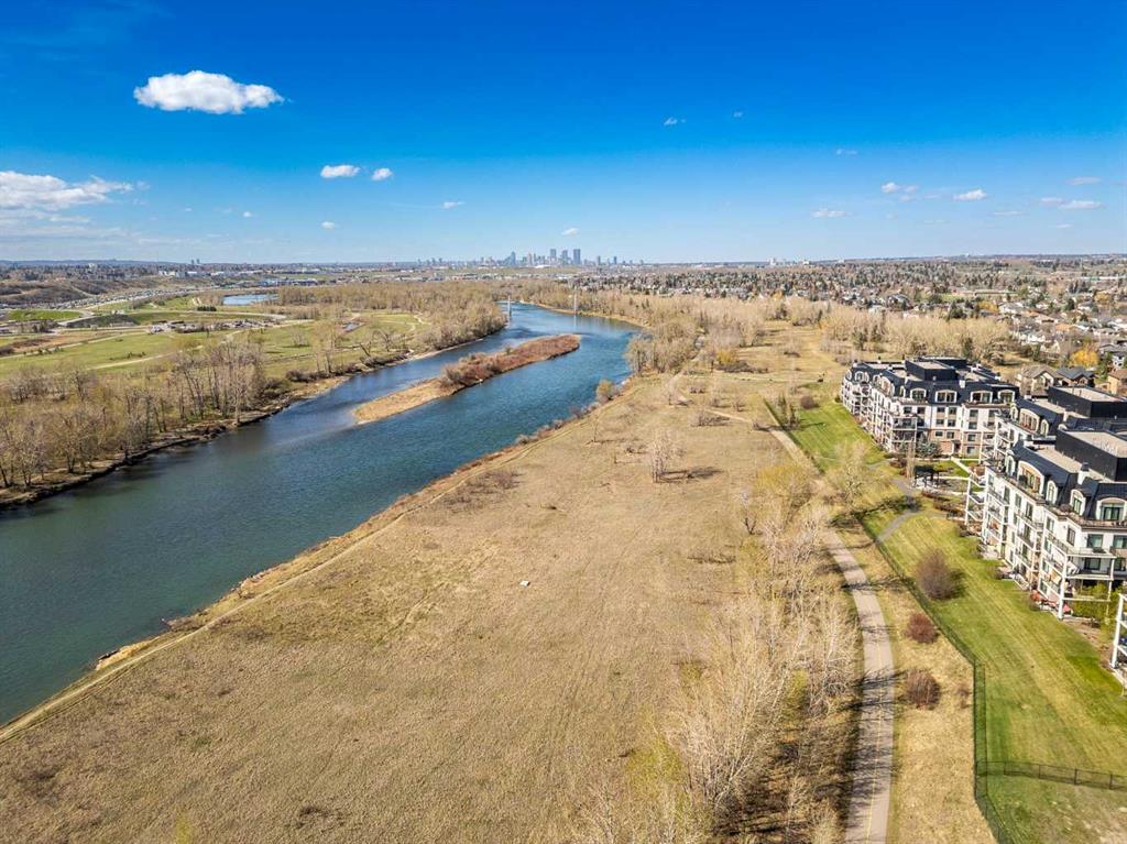 Picture for 305, 221 Quarry Way SE