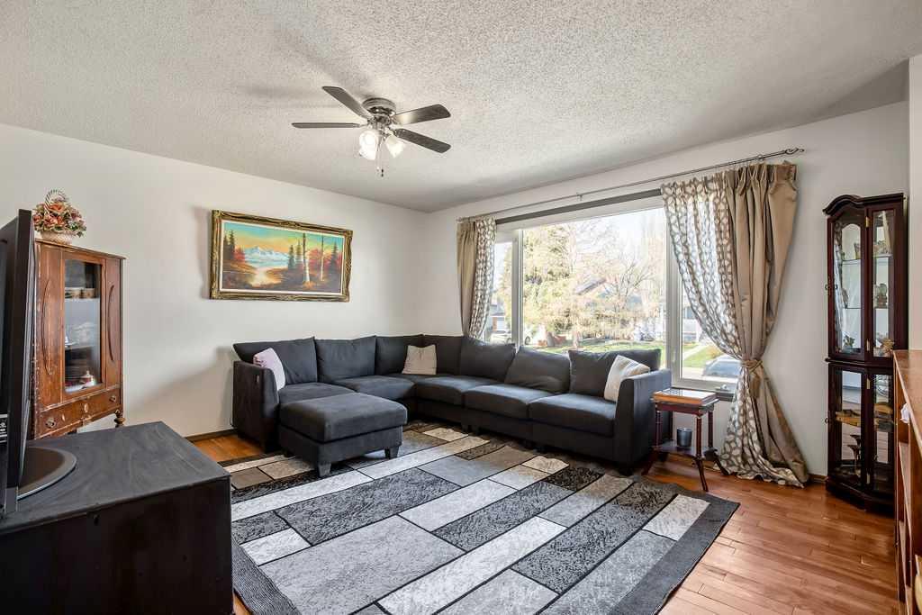 Picture for 13 Park Road 