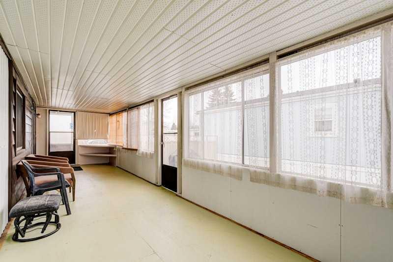 Picture for 162, 6724 17 Avenue SE