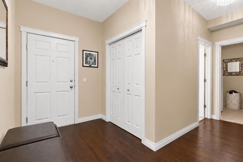 Picture for 7305, 14 Hemlock Crescent SW