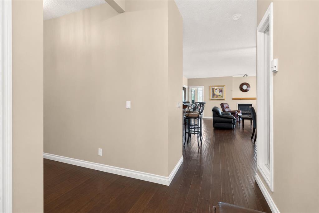 Picture for 7305, 14 Hemlock Crescent SW
