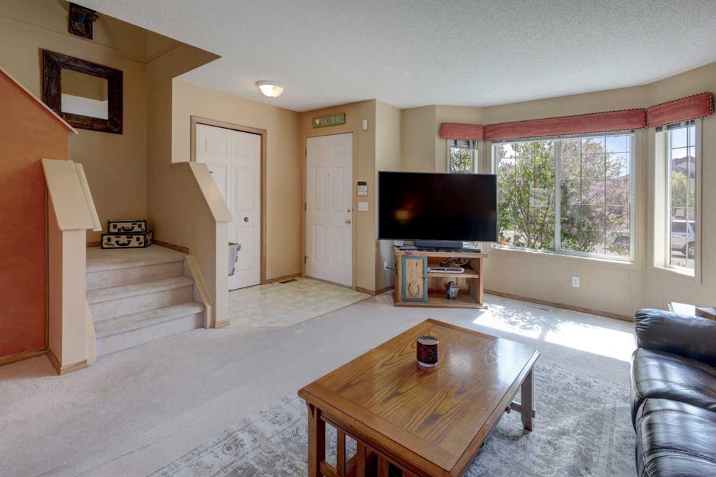 Picture for 47 Martinvalley Way NE