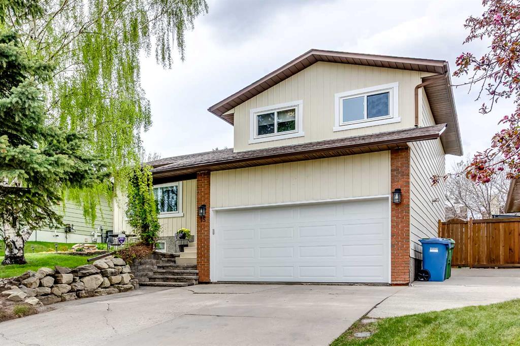 Picture for 15 Bearberry Crescent NW