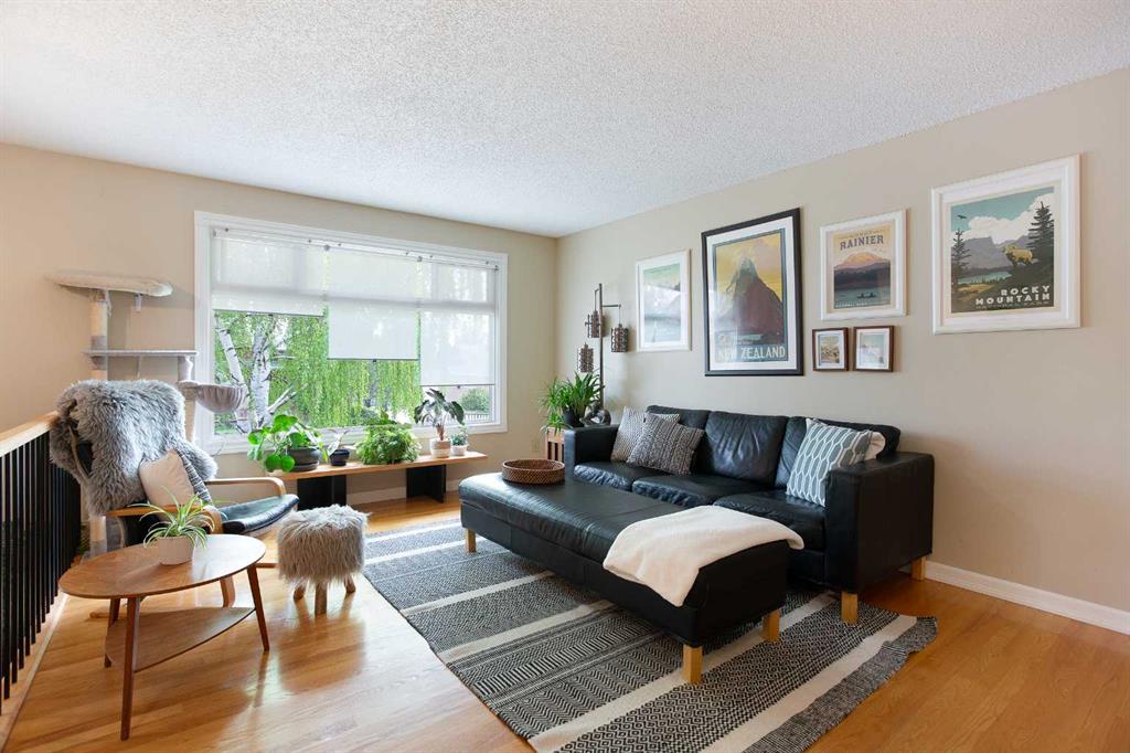 Picture for 15 Bearberry Crescent NW