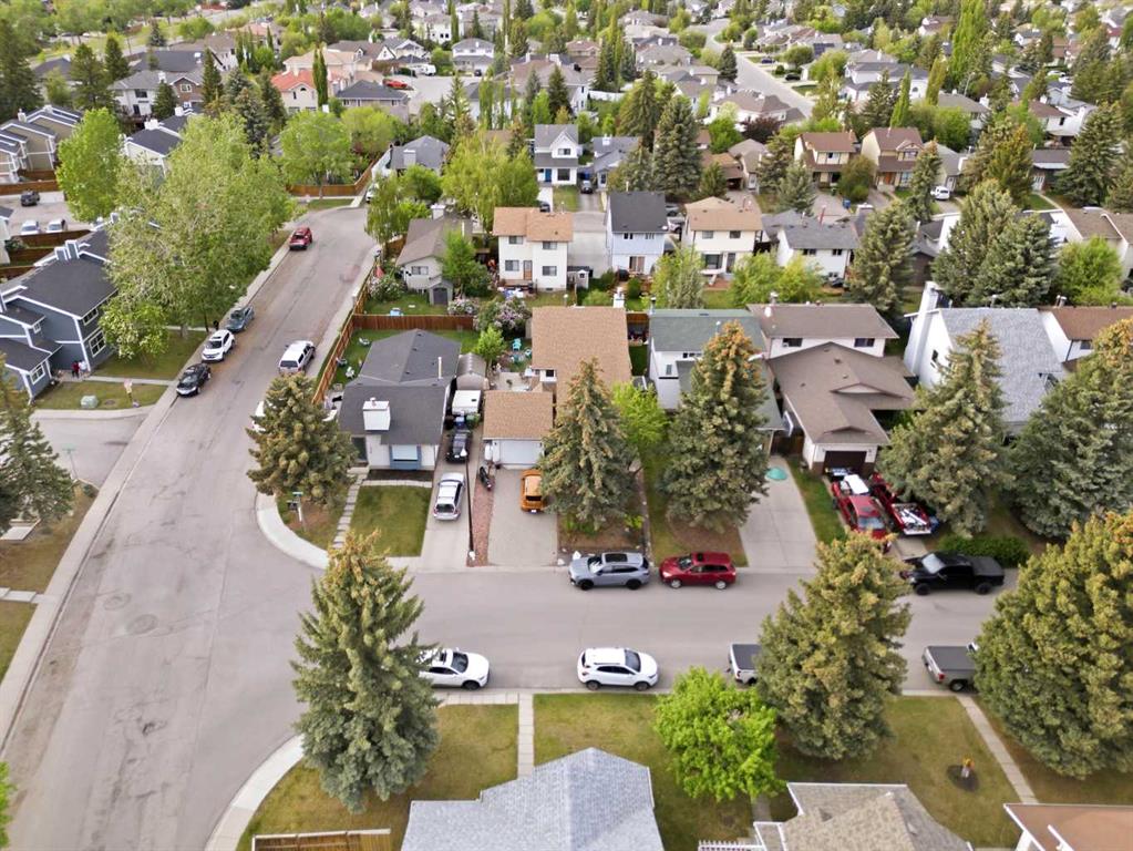 Picture for 68 Woodview Court SW