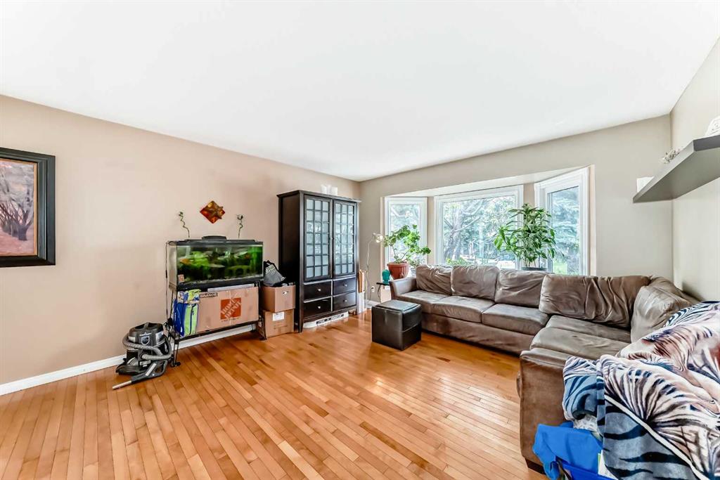 Picture for 68 Woodview Court SW