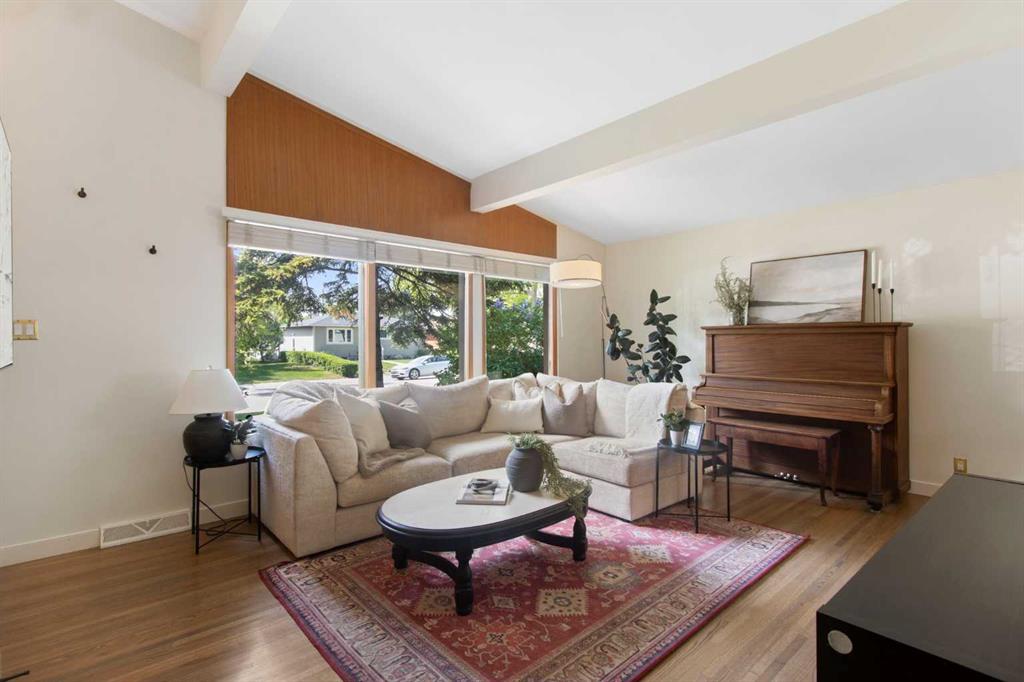 Picture for 1948 Cottonwood Crescent SE