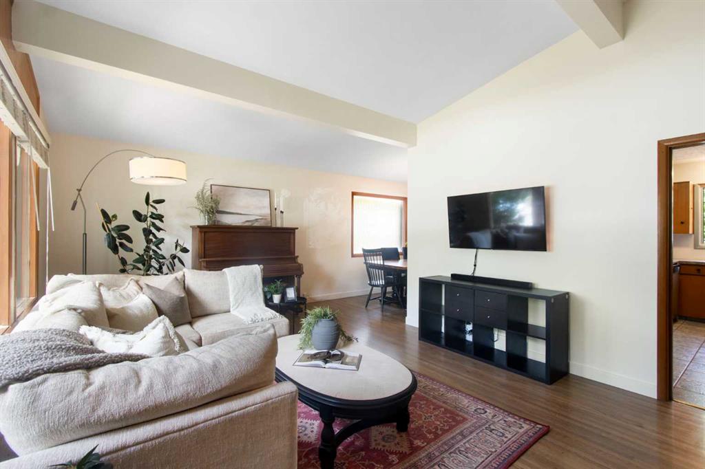 Picture for 1948 Cottonwood Crescent SE