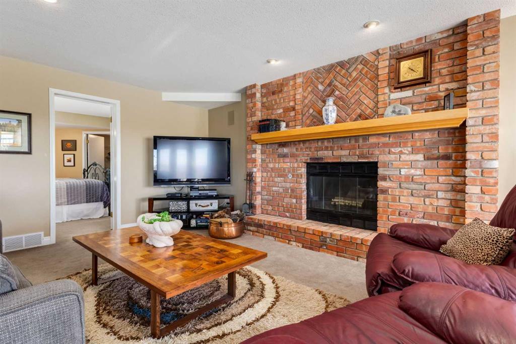 Picture for 42 Sunset Way  https://www.cirrealty.ca/reb/creb/17/A2265917_35.jpg